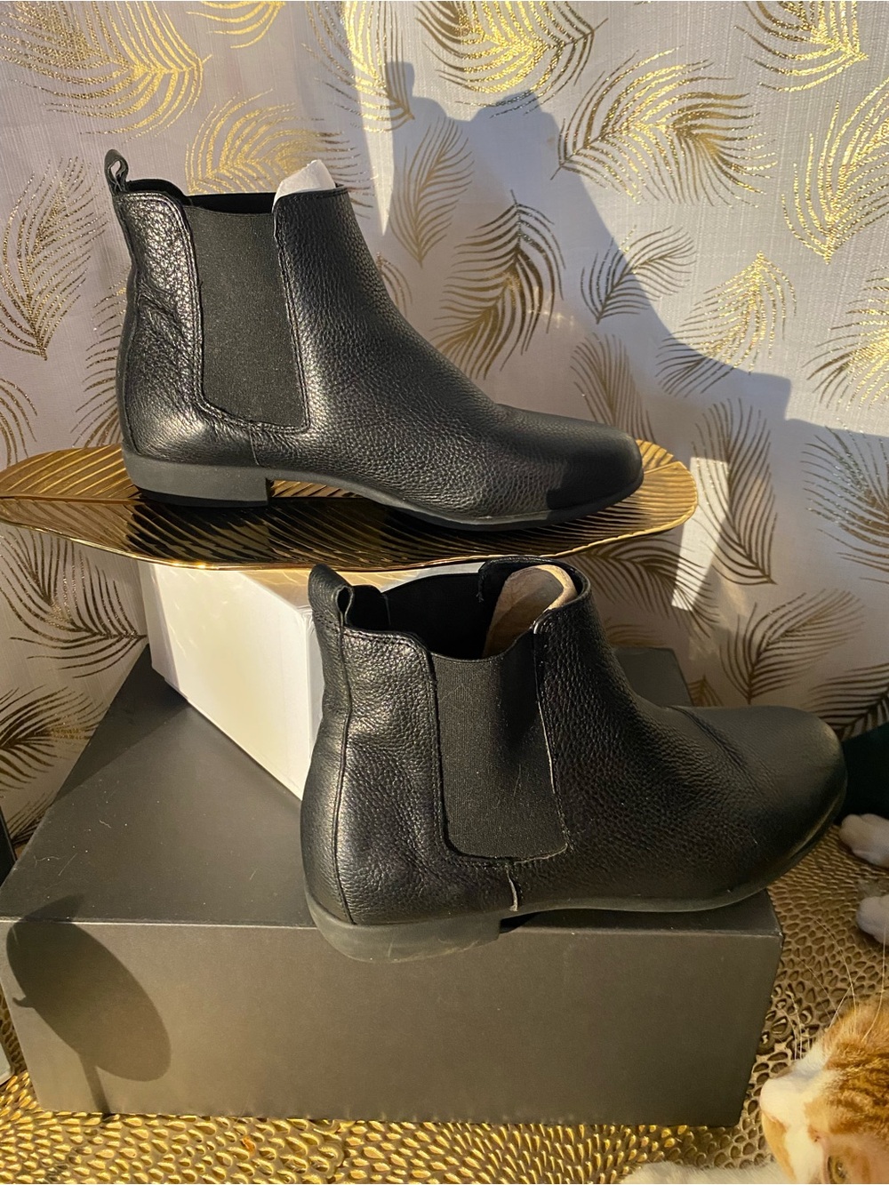 AEROSOLES Black Textured Leather Heels
